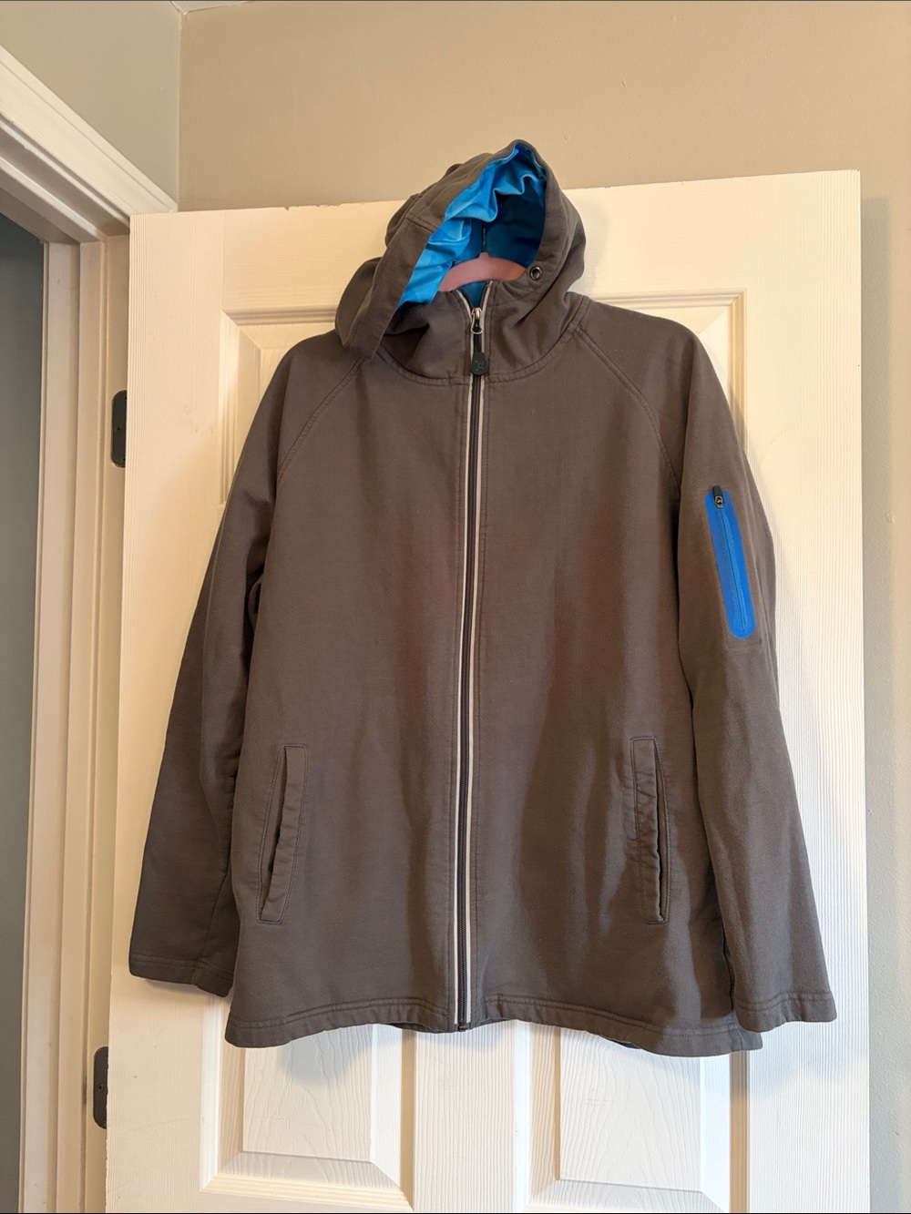 Orangetheory Kids Hooded Puffer Jacket in Charcoal with Bright Blue Trim